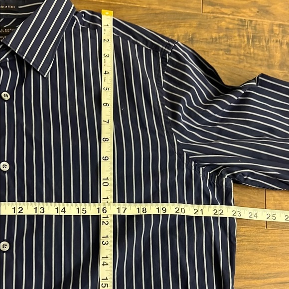 2 Banana Republic Blue and White Casual Button Down Shirt and Navy Shirt - Picture 11 of 15